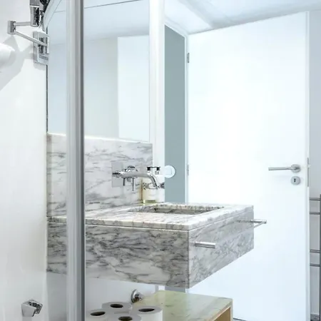 Apartamento Plum Guide - The Poolside Collage Lisboa